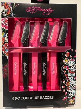 Ed Hardy Essential Beauty Tool (6) Piece Touch-Up Razor Set.